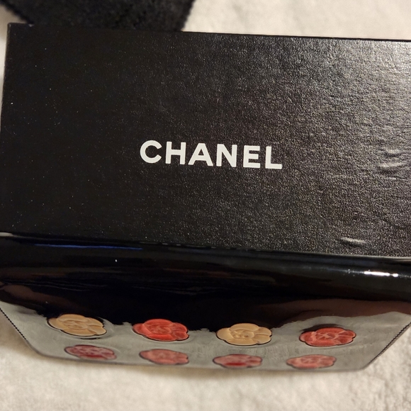 CHANEL CAMILIA FLOWER WALLET *****SALE****** - Picture 14 of 16